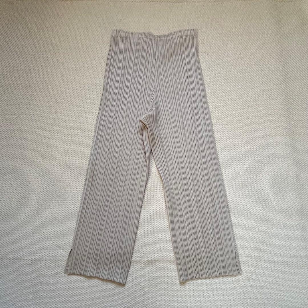 PLEATSPLEASE イッセイミヤケ クロップドパンツ　ベージュ　3