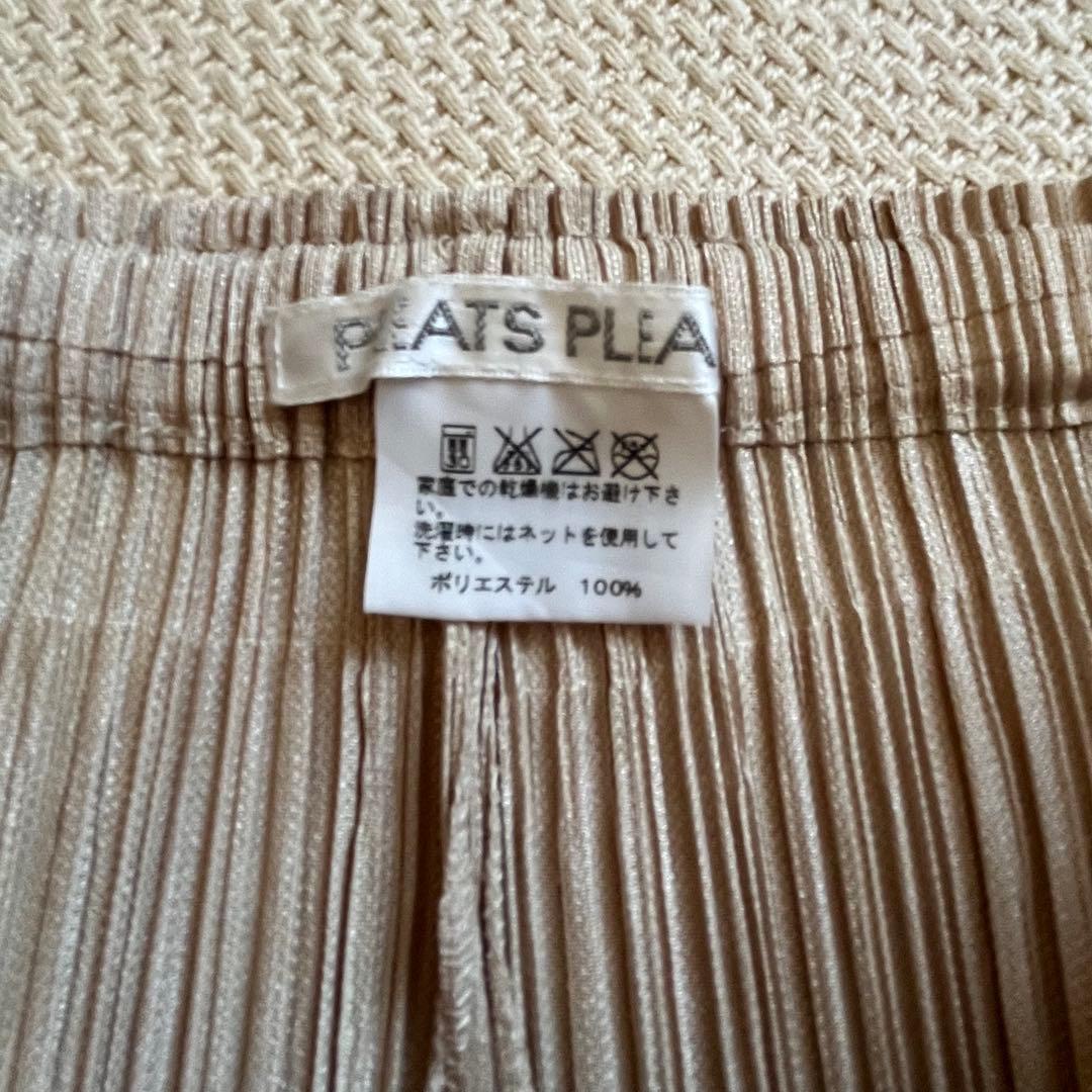 PLEATSPLEASE イッセイミヤケ クロップドパンツ　ベージュ　3