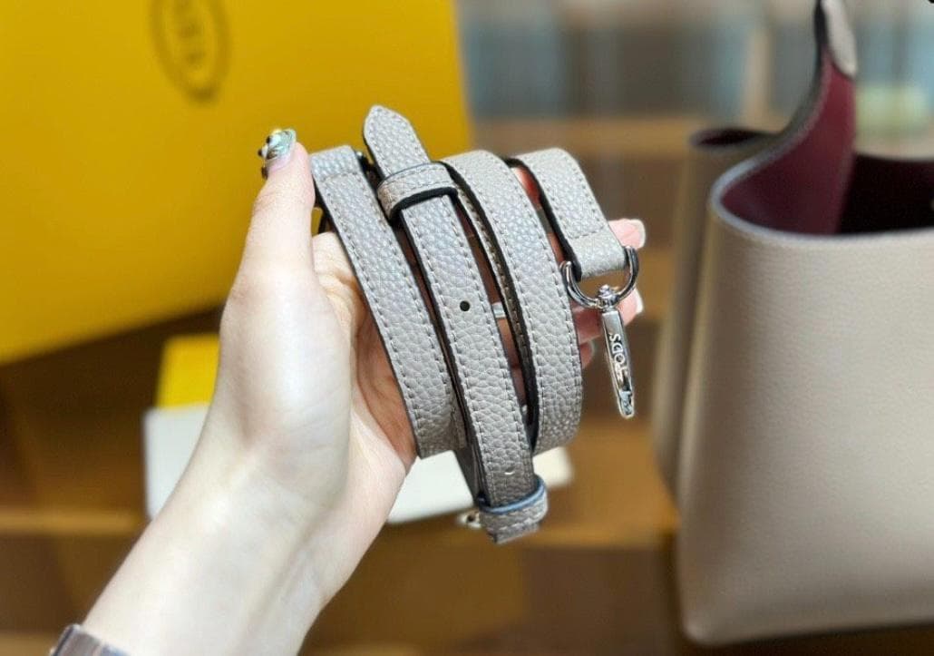 極美品☆ グレー レザー ハンドバッグショルダーバッグ