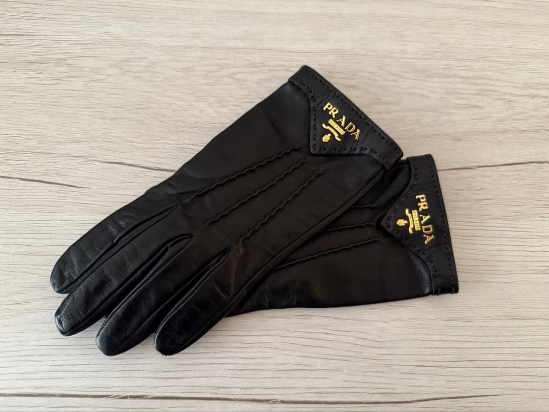 新品未使用！PRADA ラムスキン グローブ 手袋