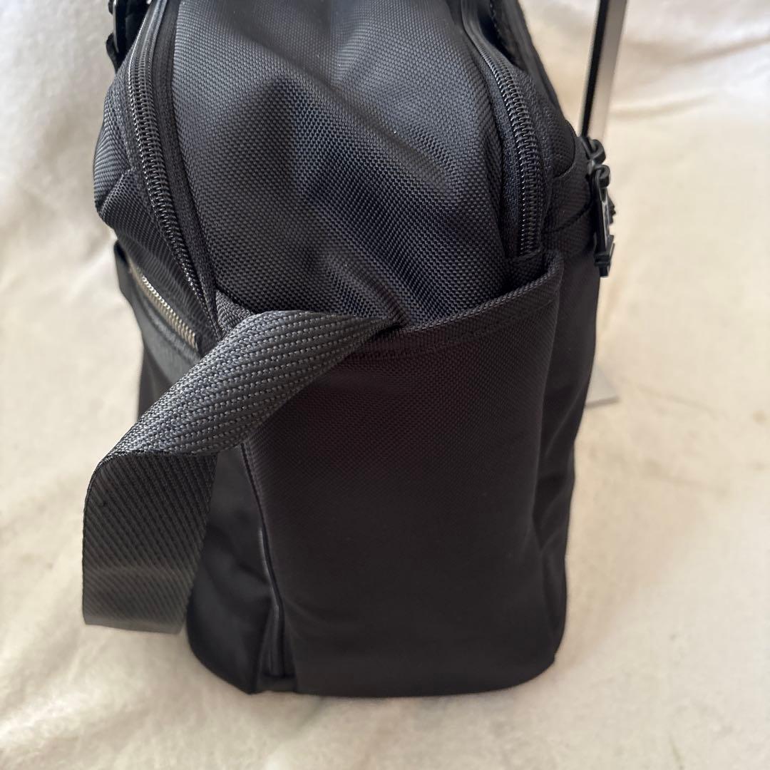 未使用級✨トゥミ ボストンバッグ ブラック 黒　2WAY チャーム