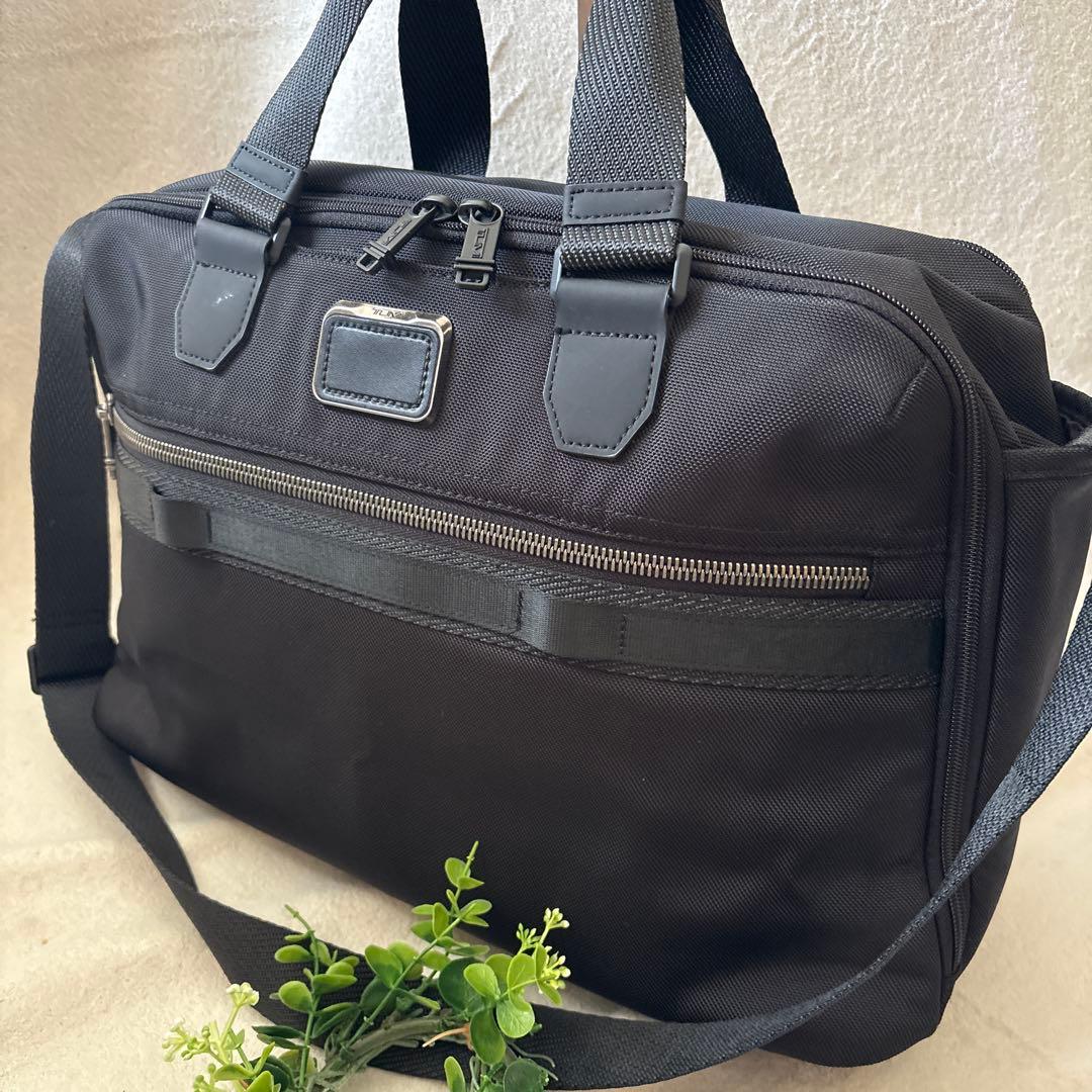 未使用級✨トゥミ ボストンバッグ ブラック 黒　2WAY チャーム