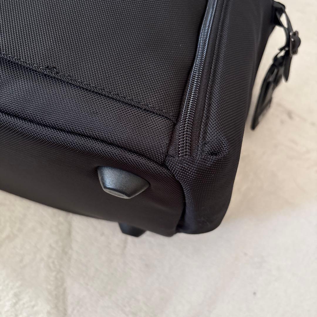 未使用級✨トゥミ ボストンバッグ ブラック 黒　2WAY チャーム