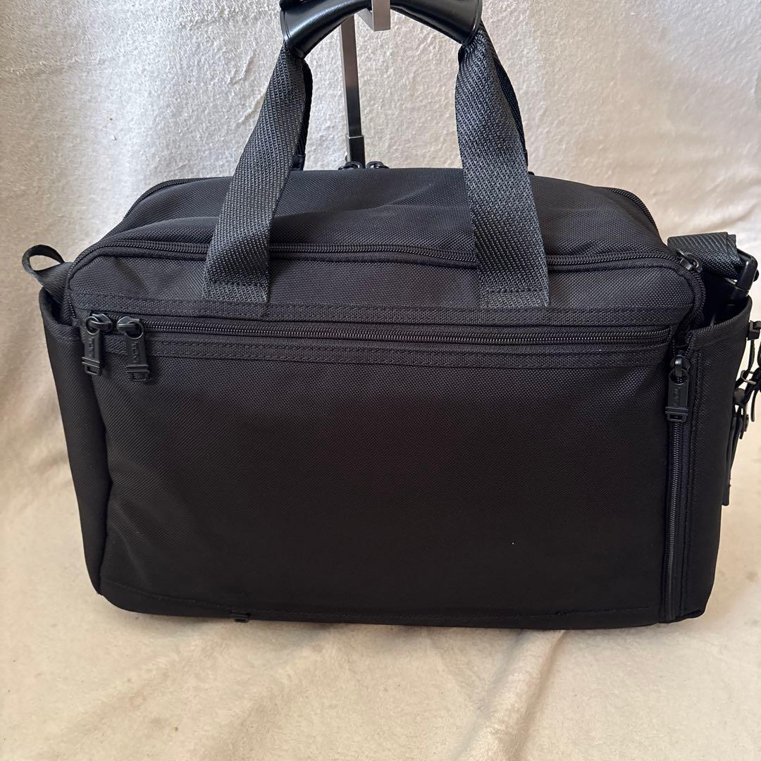 未使用級✨トゥミ ボストンバッグ ブラック 黒　2WAY チャーム