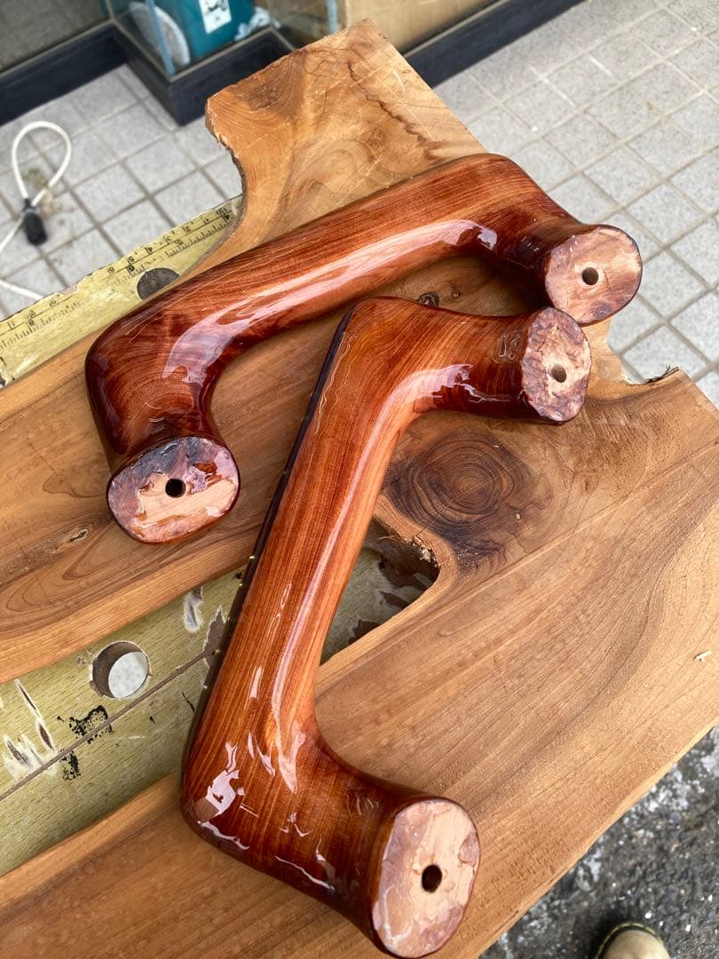 木製アシストグリップ　レジン仕上げ　200系ハイエースAピラー　ルーフグリップ用