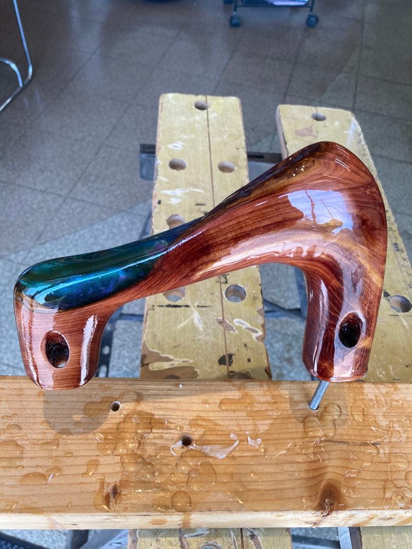 木製アシストグリップ　レジン仕上げ　200系ハイエースAピラー　ルーフグリップ用