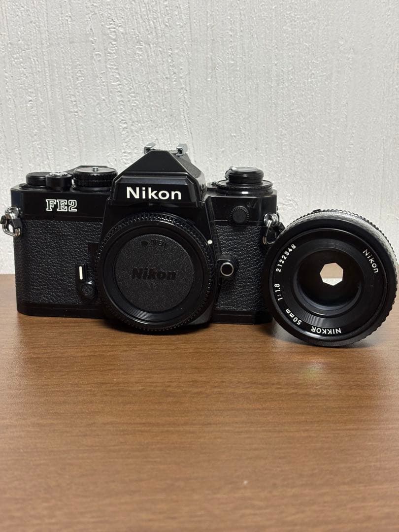 Nikon FE2 一眼レフカメラ + Nikkor 50mmレンズ