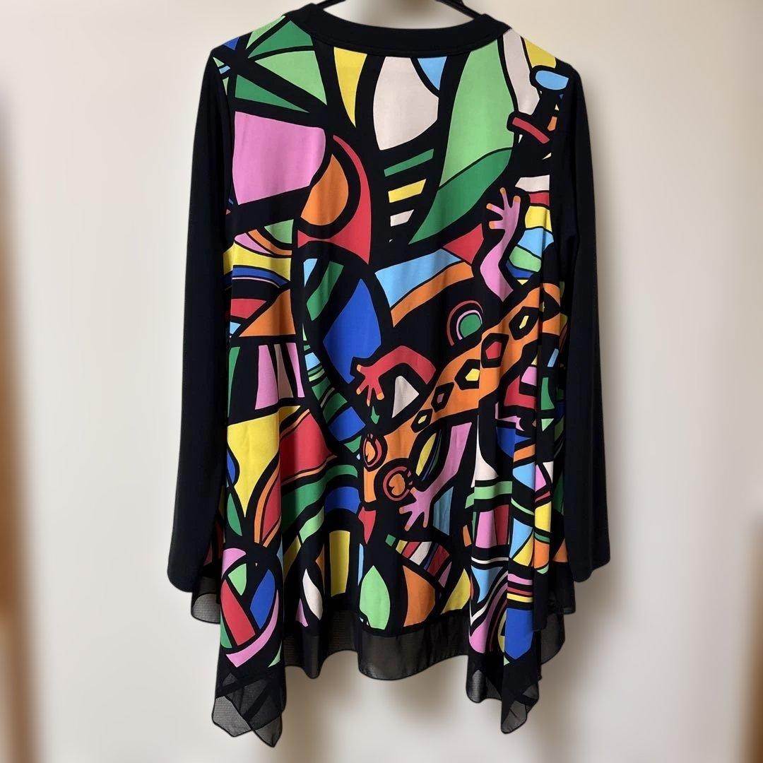 【新品未使用】✨トクコプルミエヴォル✨黒地に前開き陽気なカラフル柄のチュニック❣️