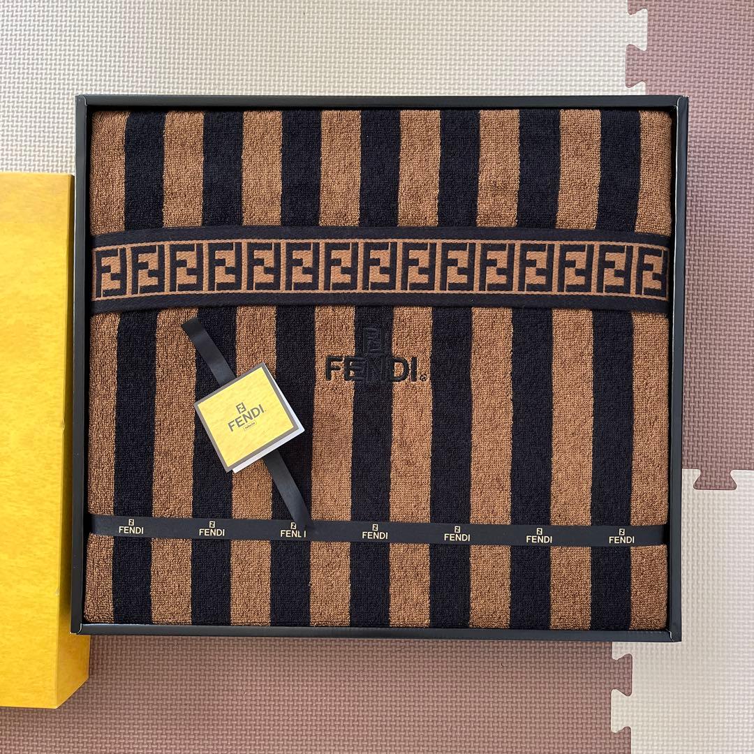 【未使用】【箱無し】FENDI 大判タオルケット ズッカ柄 140×200cm