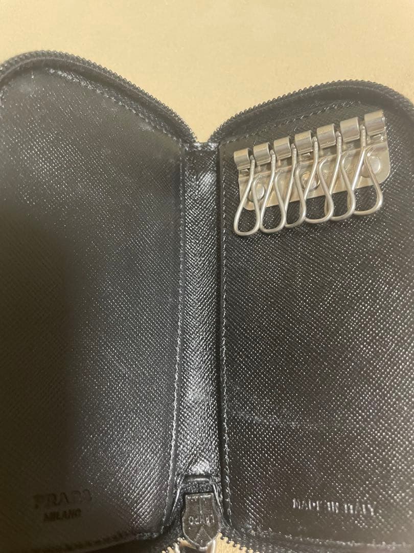 PRADA プラダ　キーケース　ラウンドファスナー　ブラック　黒