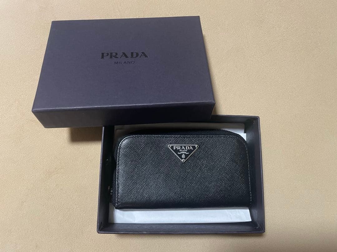 PRADA プラダ　キーケース　ラウンドファスナー　ブラック　黒