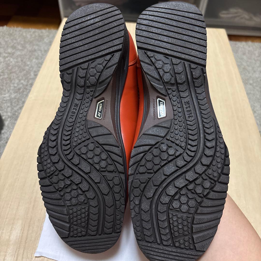 新品・未使用 YONEX ウォーキングシューズ オレン ジ レディース24cm