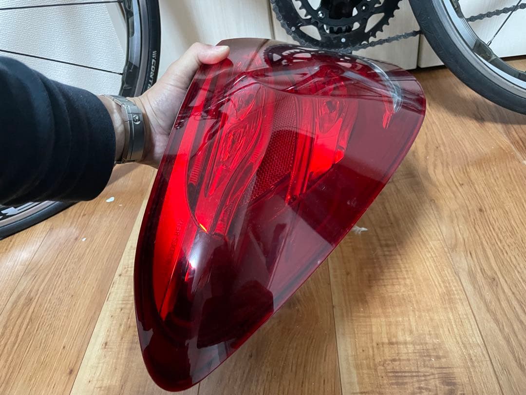 ベンツ　W205　Cクラス　セダン　前期　左テールランプ　純正品！