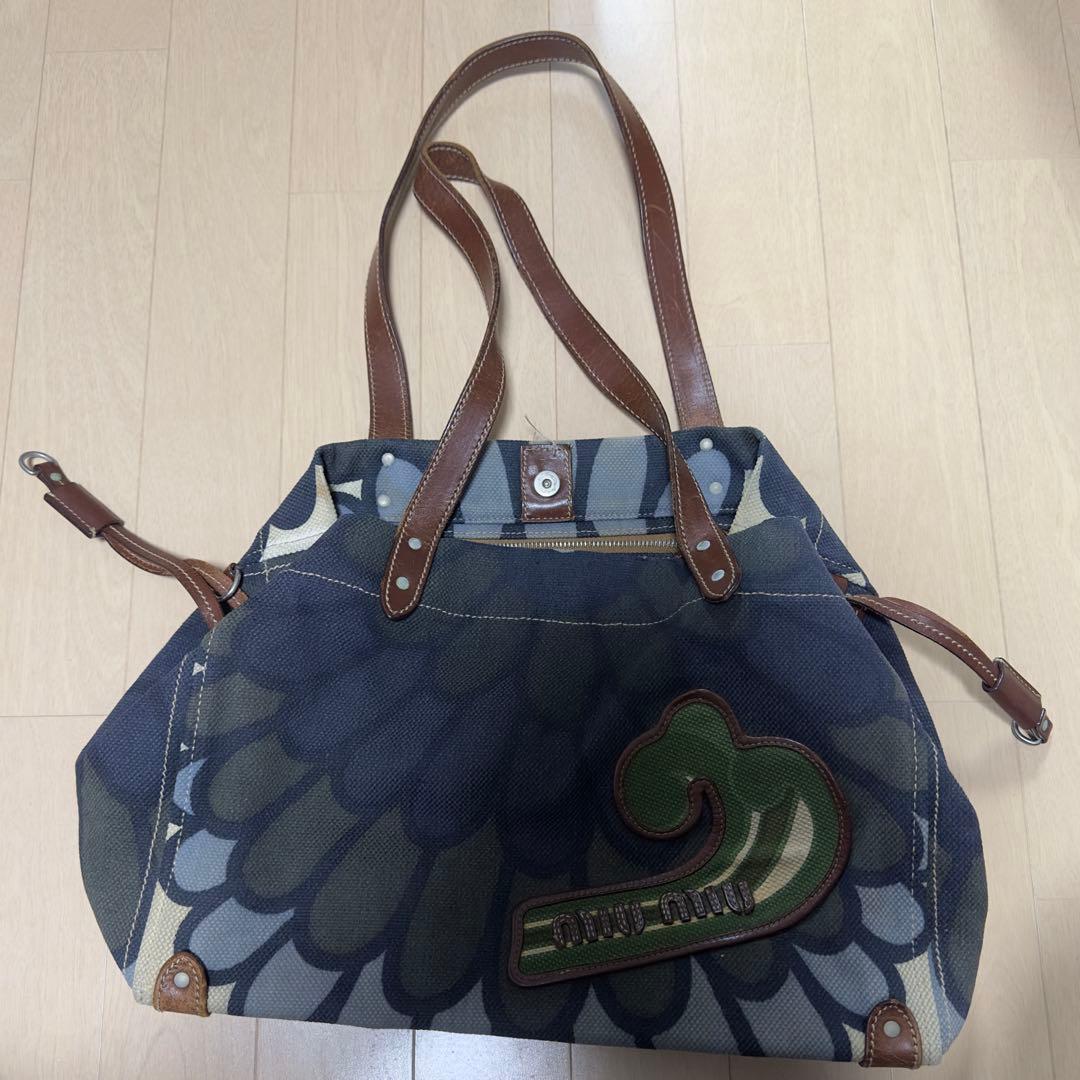 miumiu 波デザイン トートバッグ