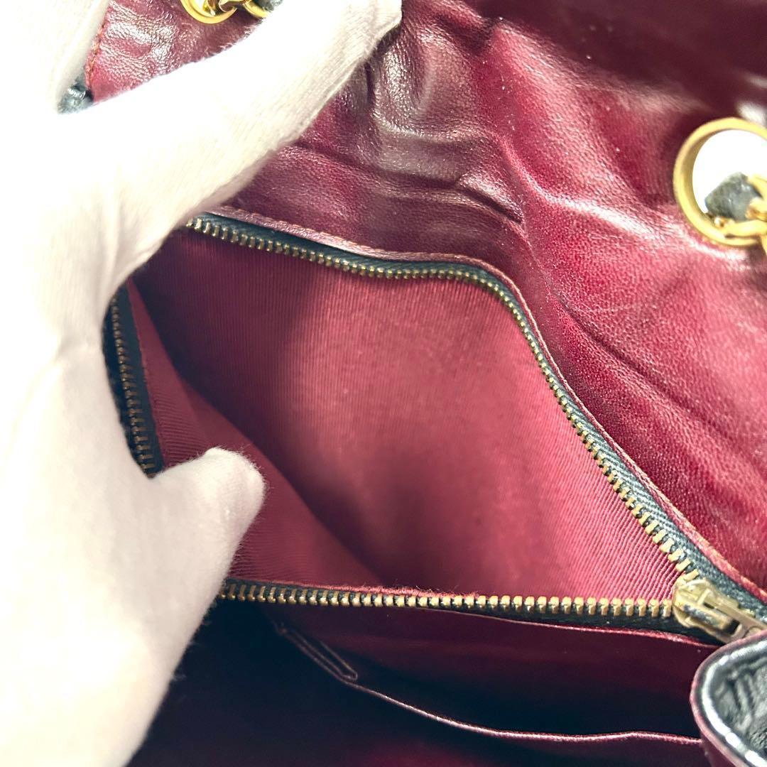 シャネル　Vステッチ　ラムスキン　ターンロック　チェーン　ショルダーバッグ