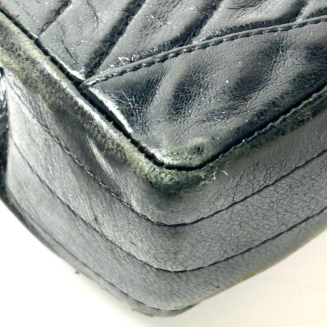 シャネル　Vステッチ　ラムスキン　ターンロック　チェーン　ショルダーバッグ