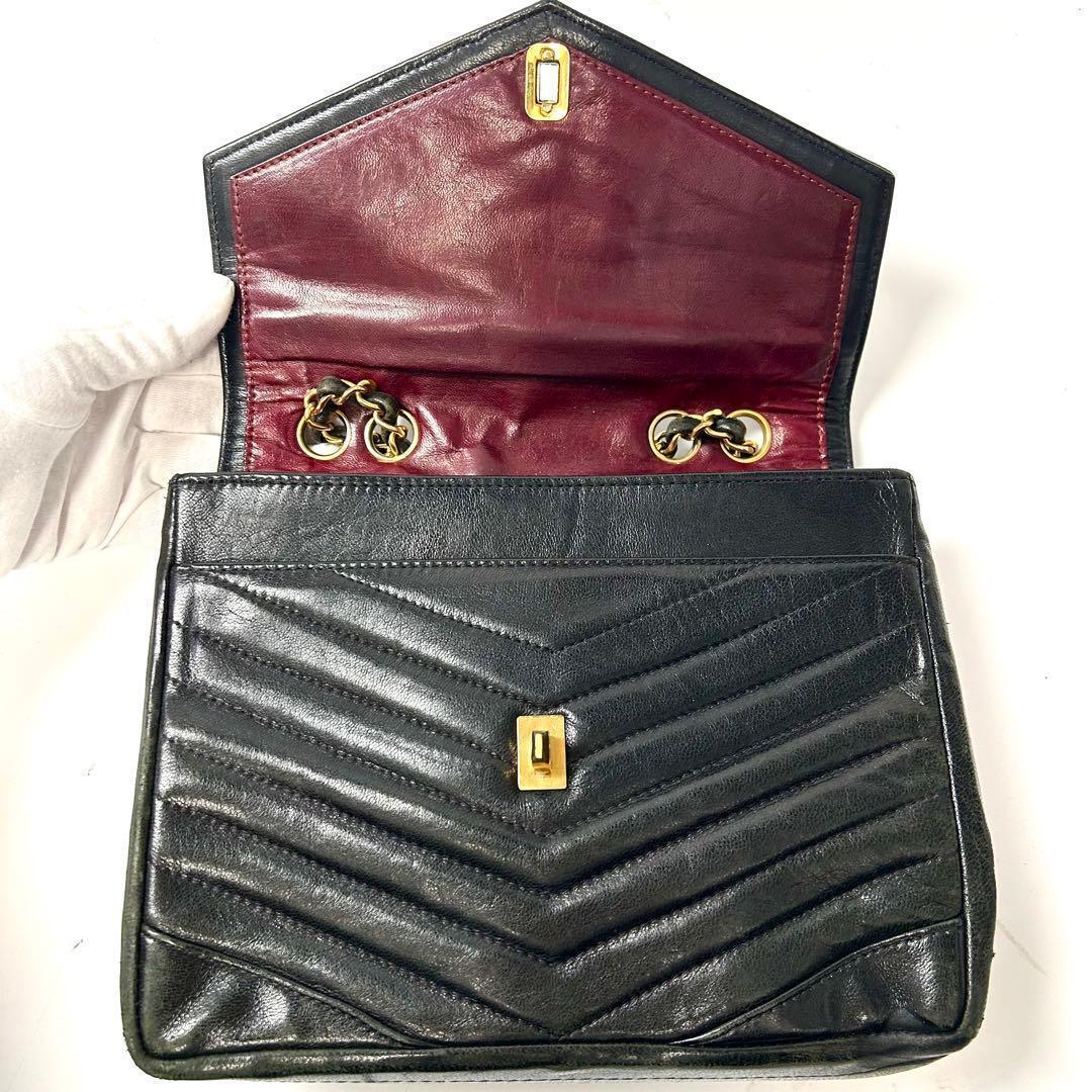 シャネル　Vステッチ　ラムスキン　ターンロック　チェーン　ショルダーバッグ