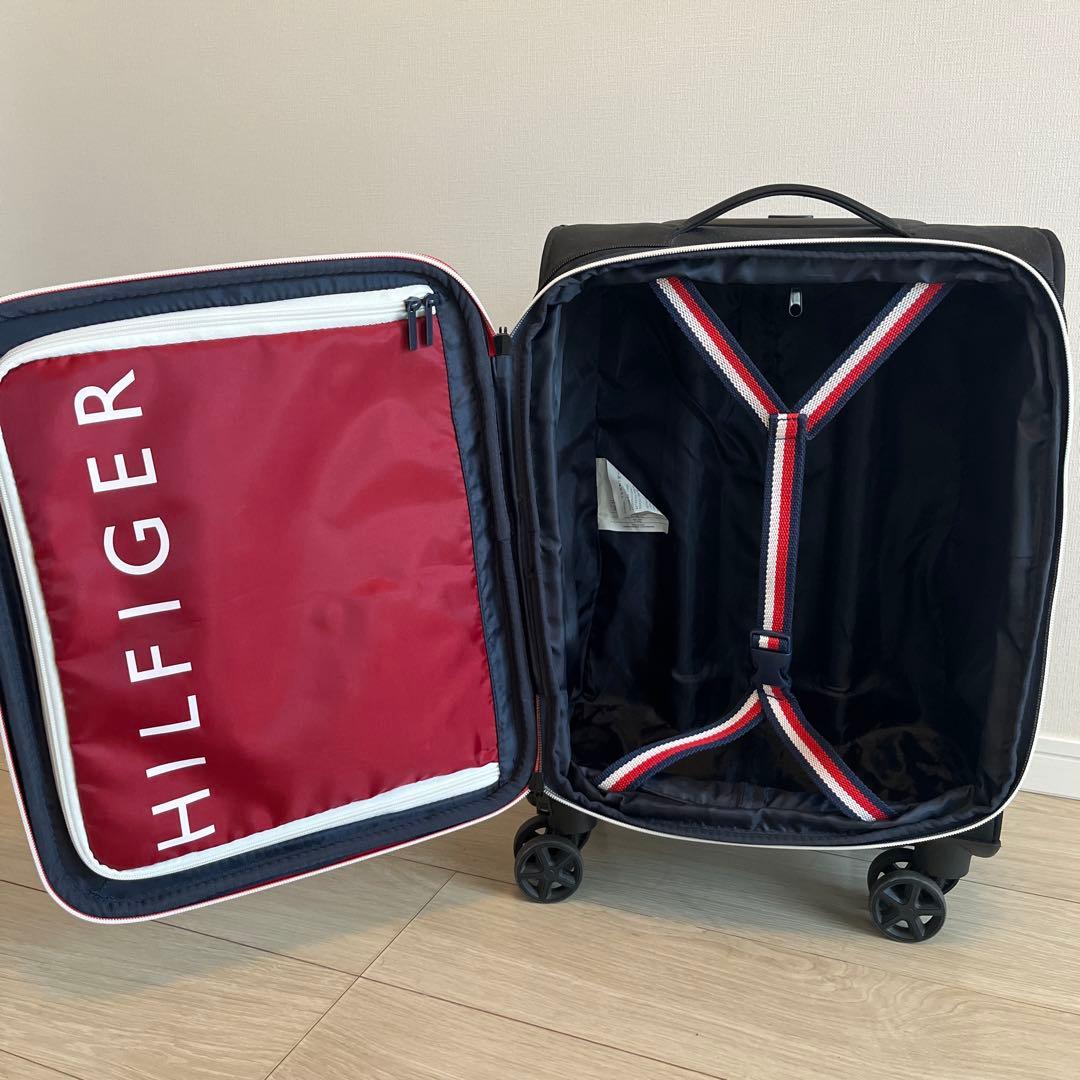   星模様 中型キャリーケース