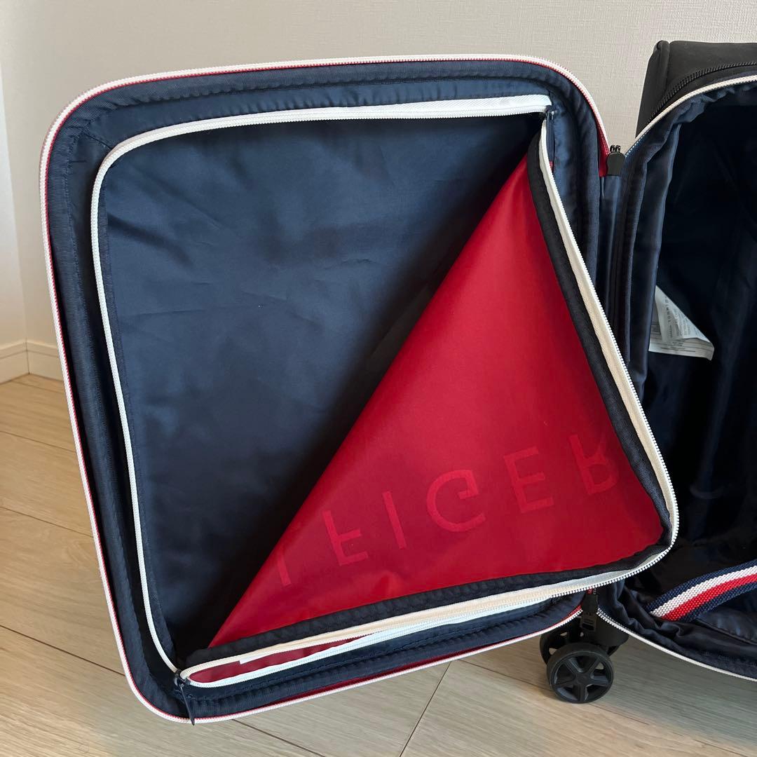   星模様 中型キャリーケース