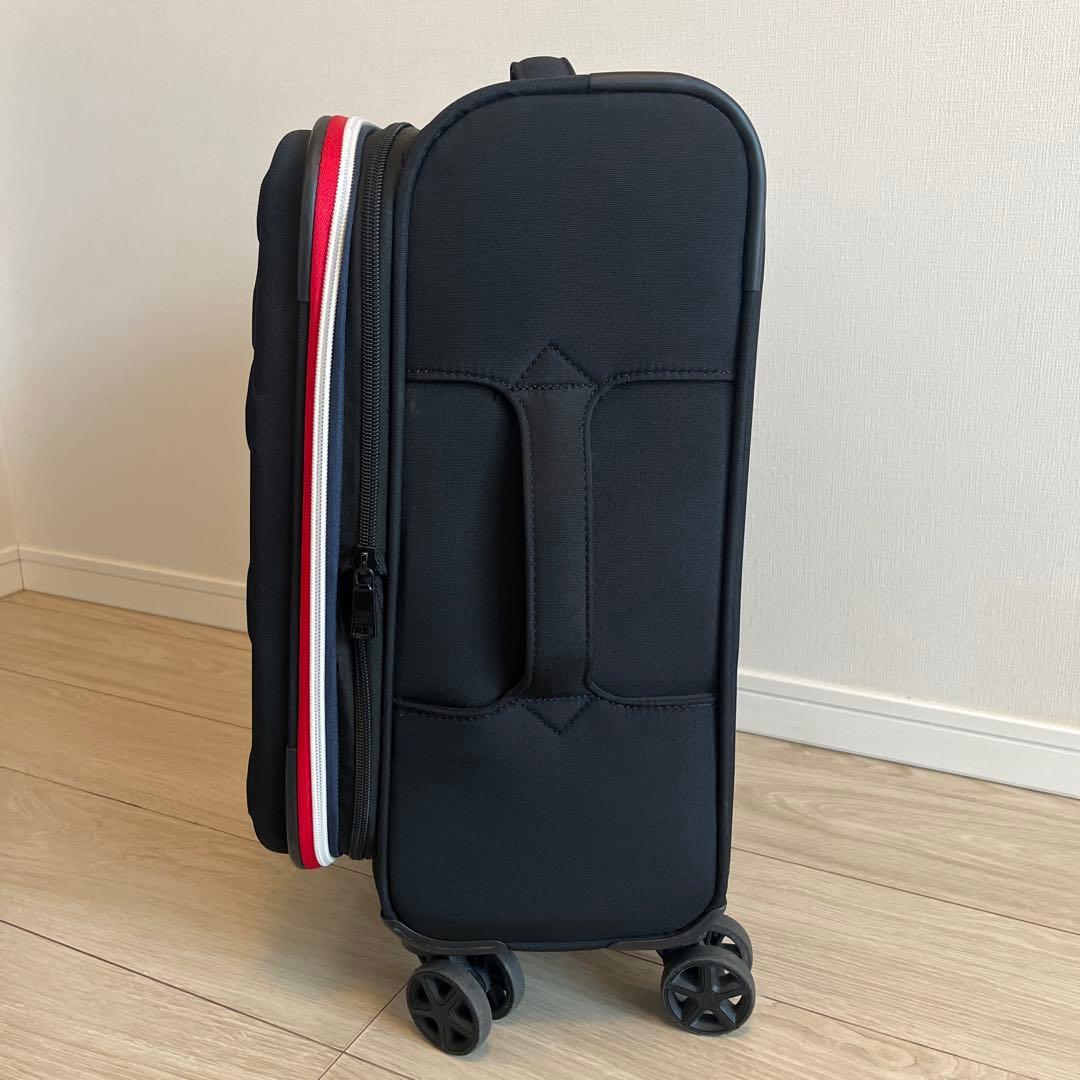   星模様 中型キャリーケース