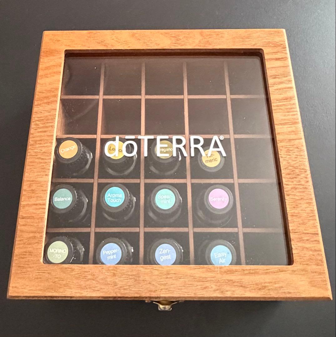 doTERRA エッセンシャルオイルセット 木製ケース付き 12本　森の音タッチ
