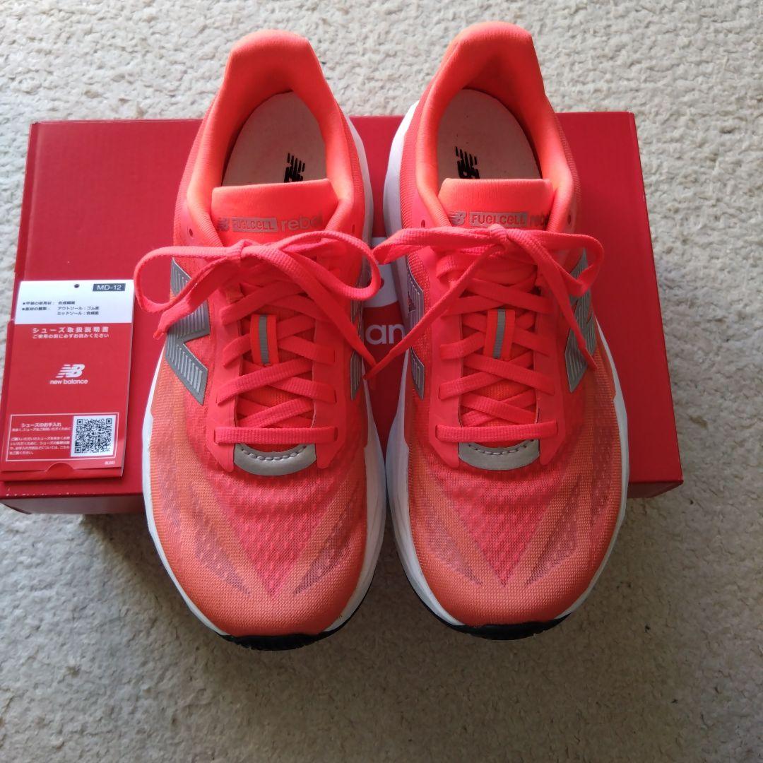 ニューバランス　ランニングシューズ