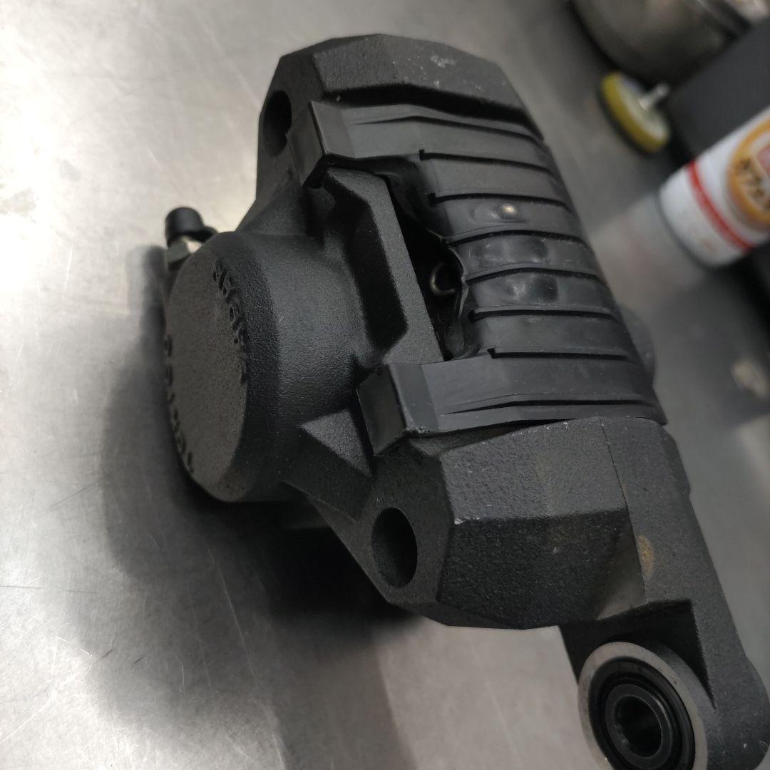 ダエグ　ブレーキキャリパー　ZRX1200 トキコ