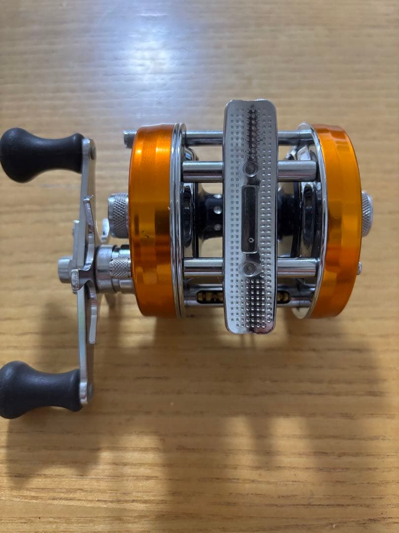 アブガルシア アンバサダー5501CS ROCKET サンセットオレンジ