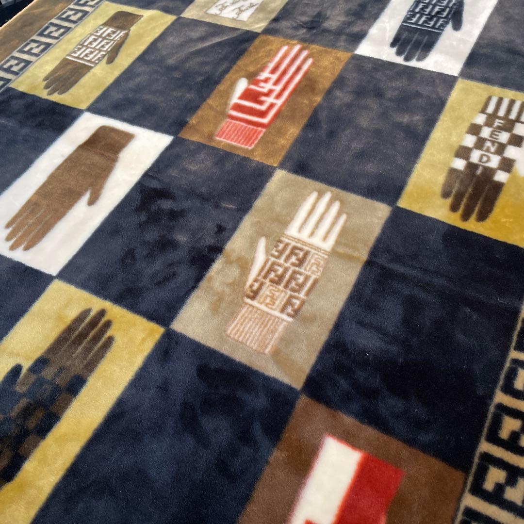 FENDI フェンディ　ブランケット