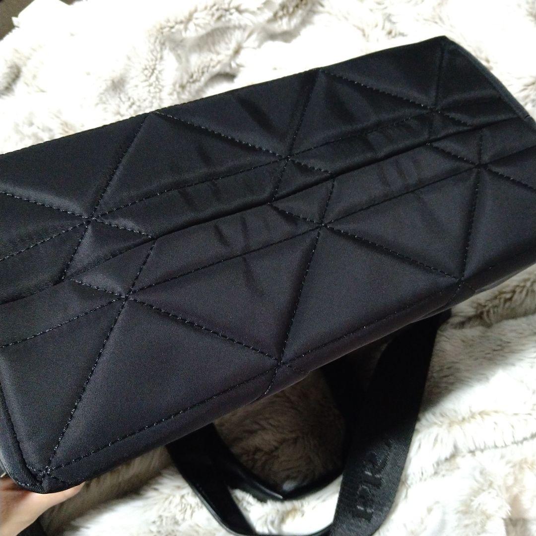 ブラック ショルダーバッグ キルティング