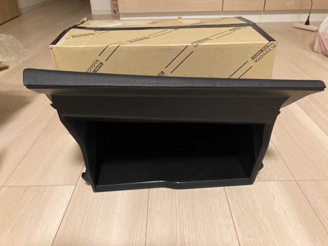 220クラウン用グローブボックス