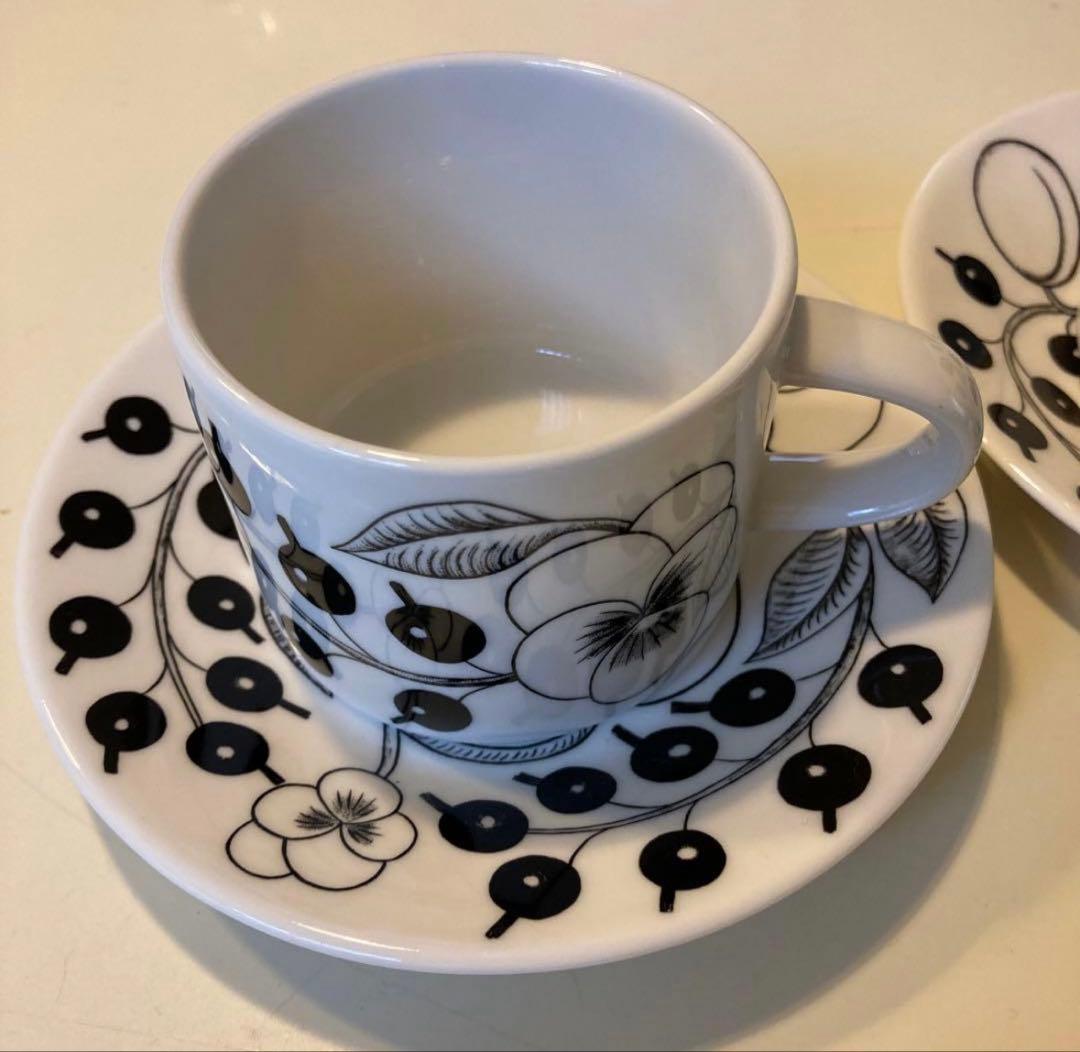 ARABIAブラックパラティッシ ティーカップ&ソーサー 2セット