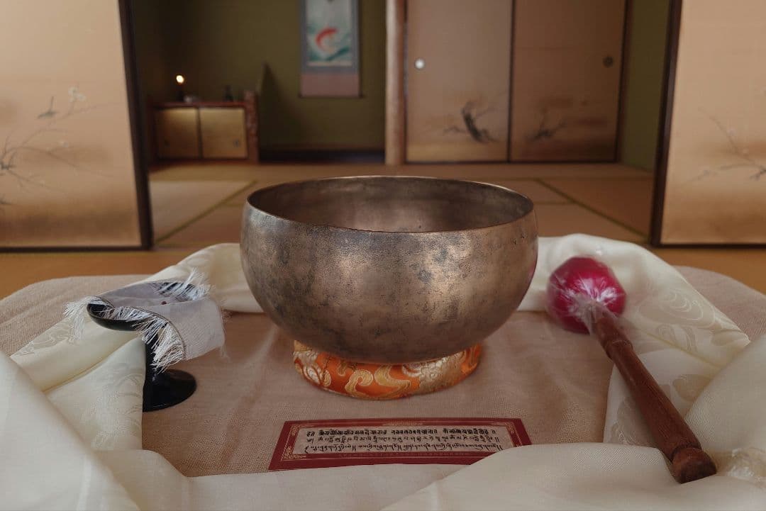 【本日限定価】格本物のシンギングボウルが欲しい方に　薄型　チベット　密教