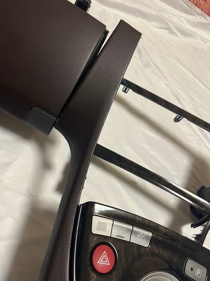 30プリウス 純正内装ブラッキッシュブラウン +ブラウンカスタム内装