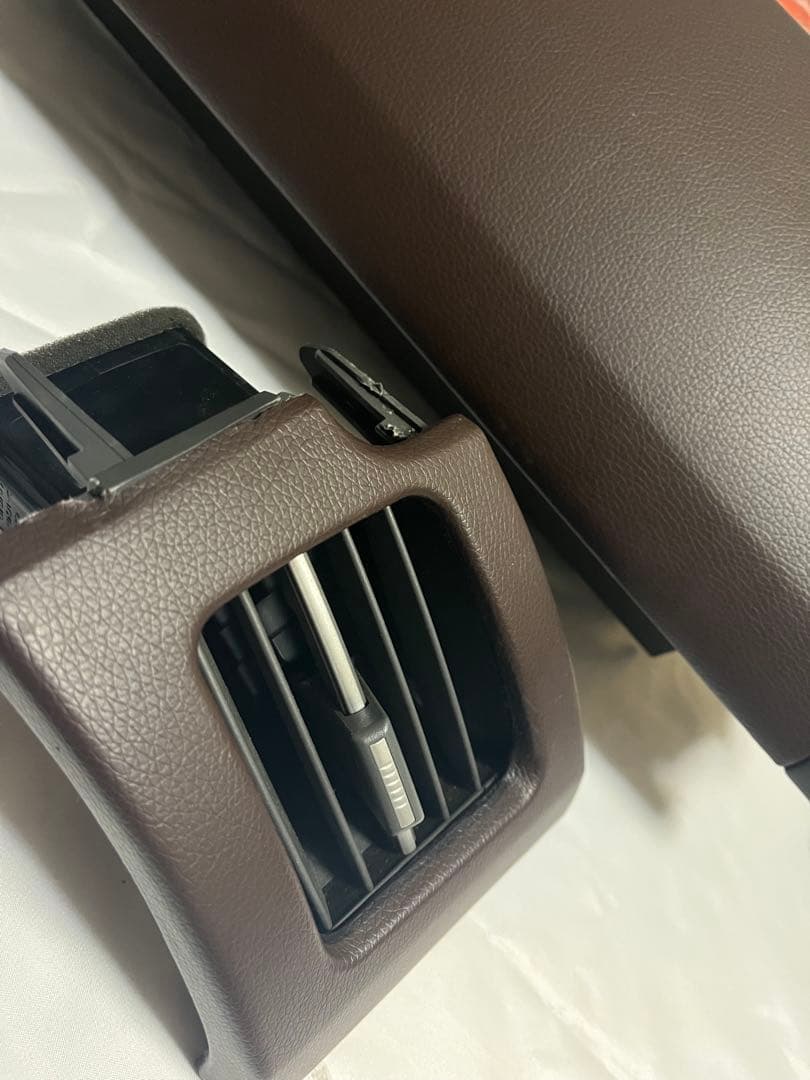 30プリウス 純正内装ブラッキッシュブラウン +ブラウンカスタム内装