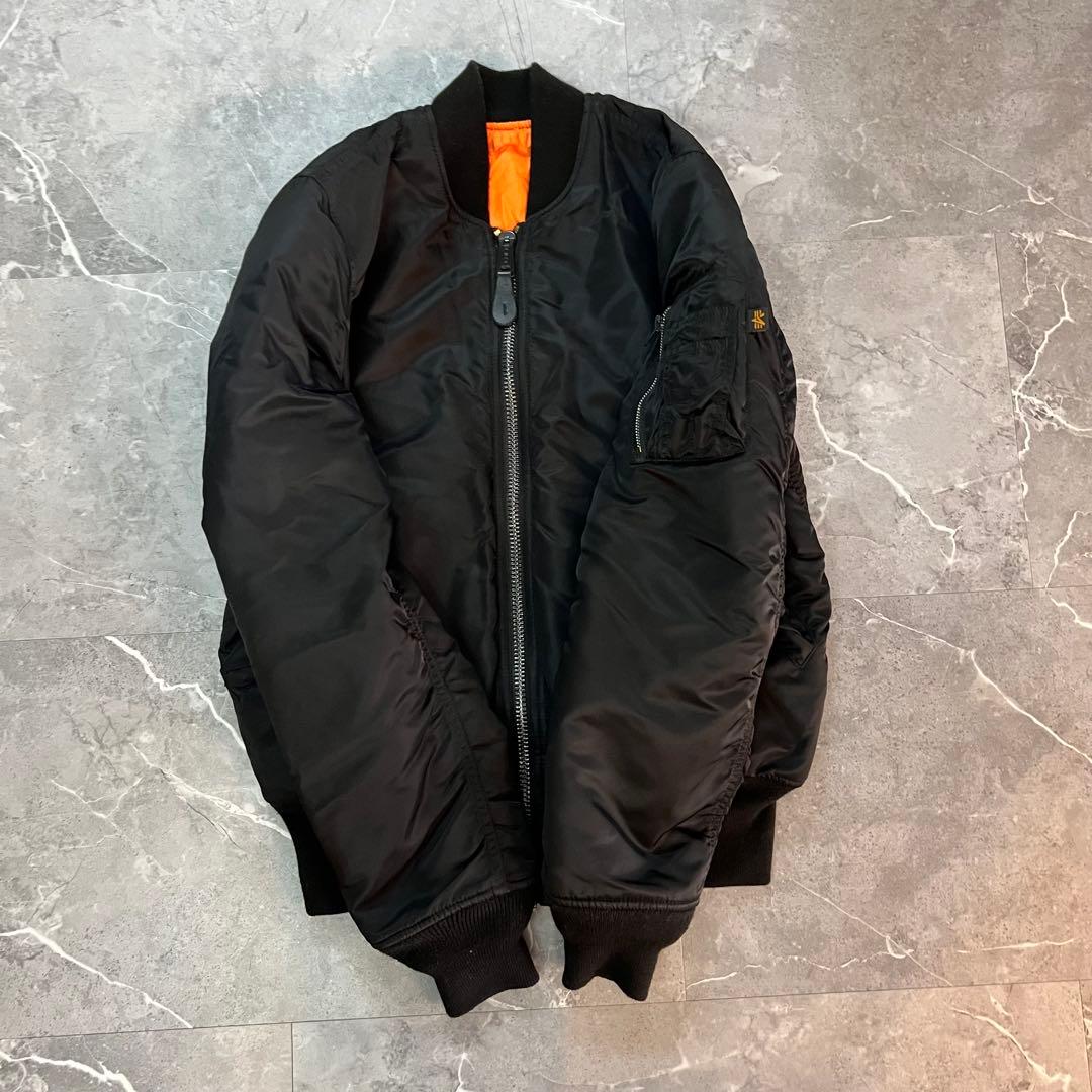 ALPHA INDUSTRIES フライトジャケット MA-1 ブラック　短丈