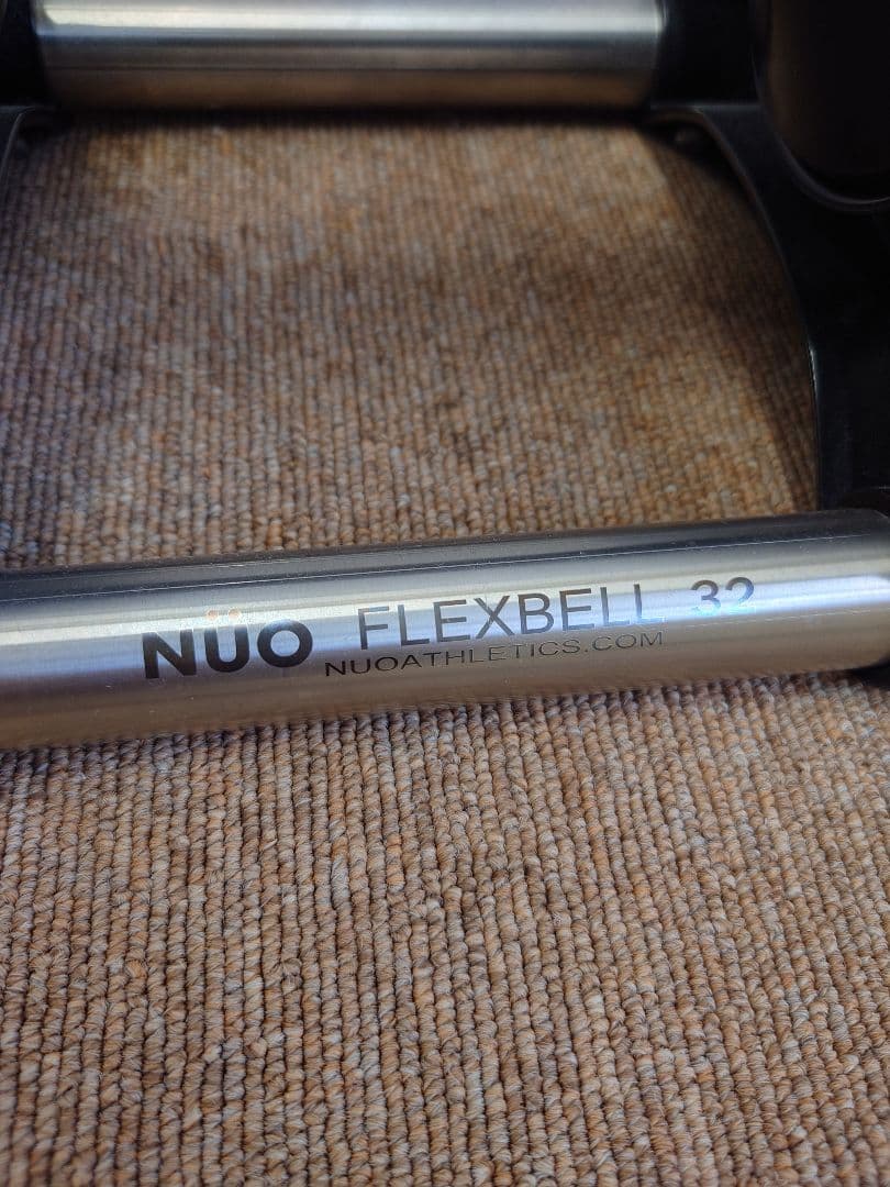NÚO FLEXBELL 32kg 4kg刻みフレックスベル 可変式ダンベル