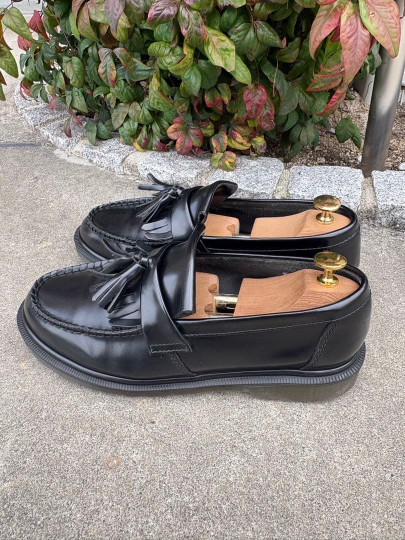 ADRIAN タッセルローファー ブラック　ガラスレザー