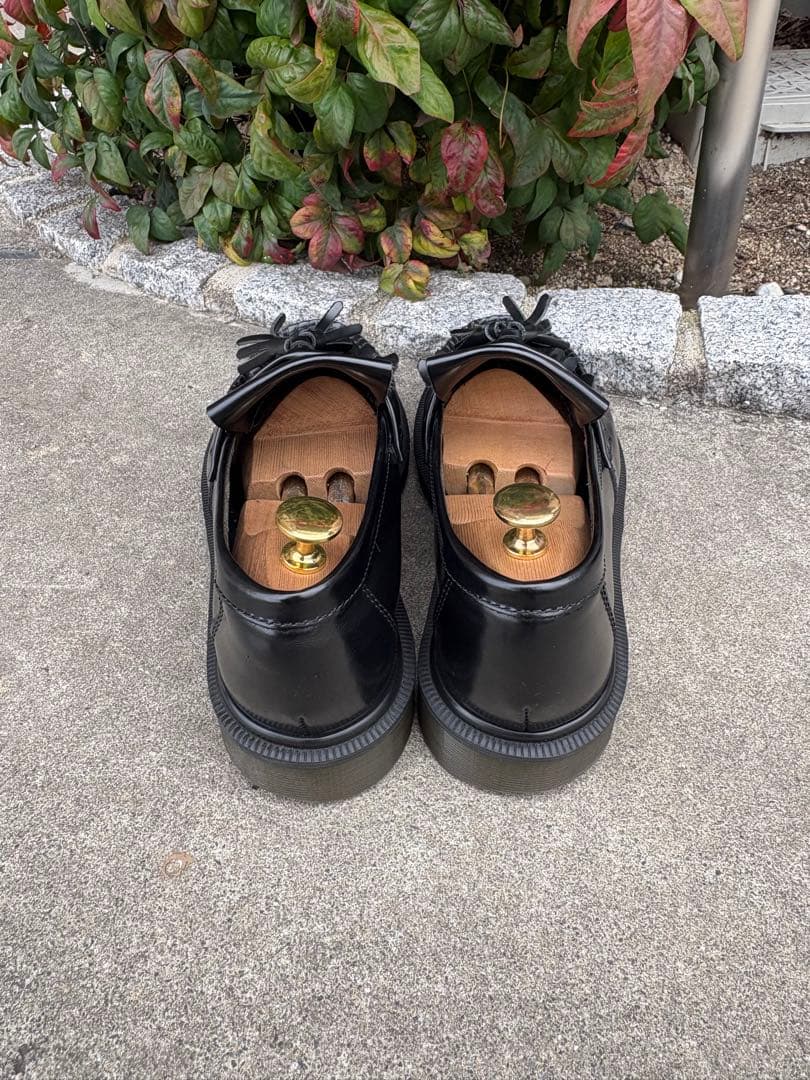 ADRIAN タッセルローファー ブラック　ガラスレザー