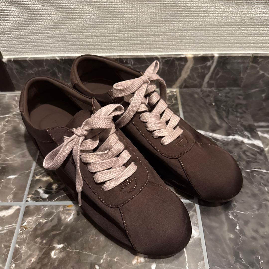 studiodoe サテンスニーカー