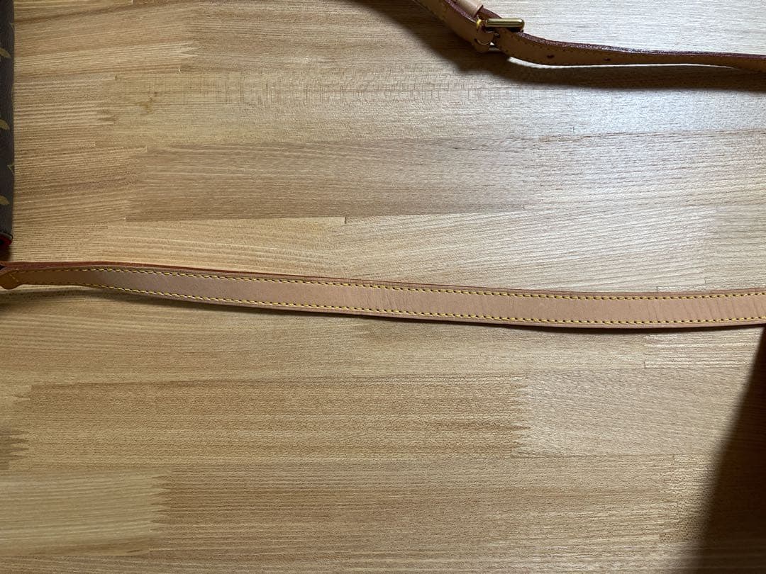 ルイヴィトン　モノグラム　タンブラン　ショルダーバッグ　M51242