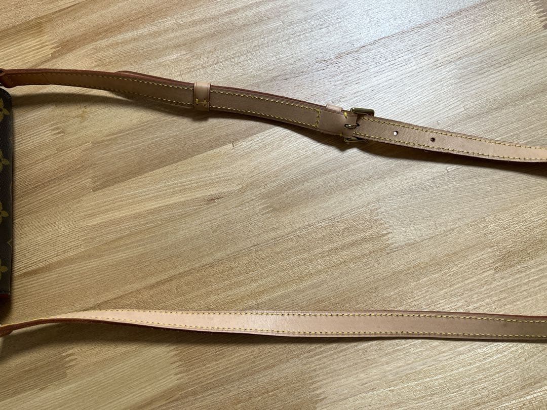 ルイヴィトン　モノグラム　タンブラン　ショルダーバッグ　M51242