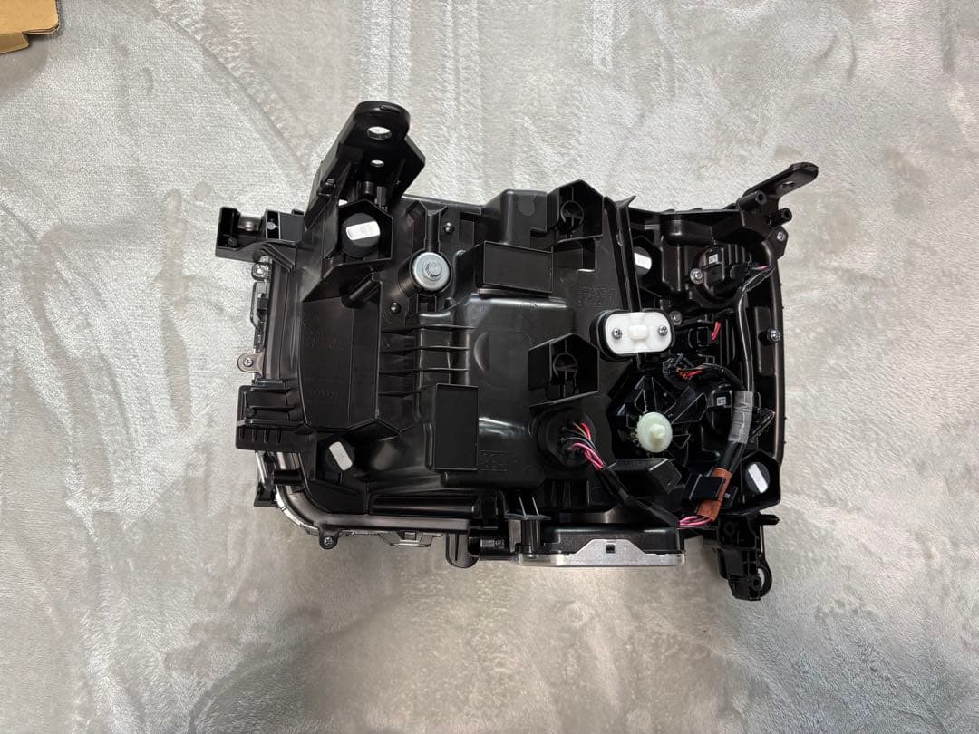 ランドクルーザー250 純正オプション丸目ヘッドライト 左右セット