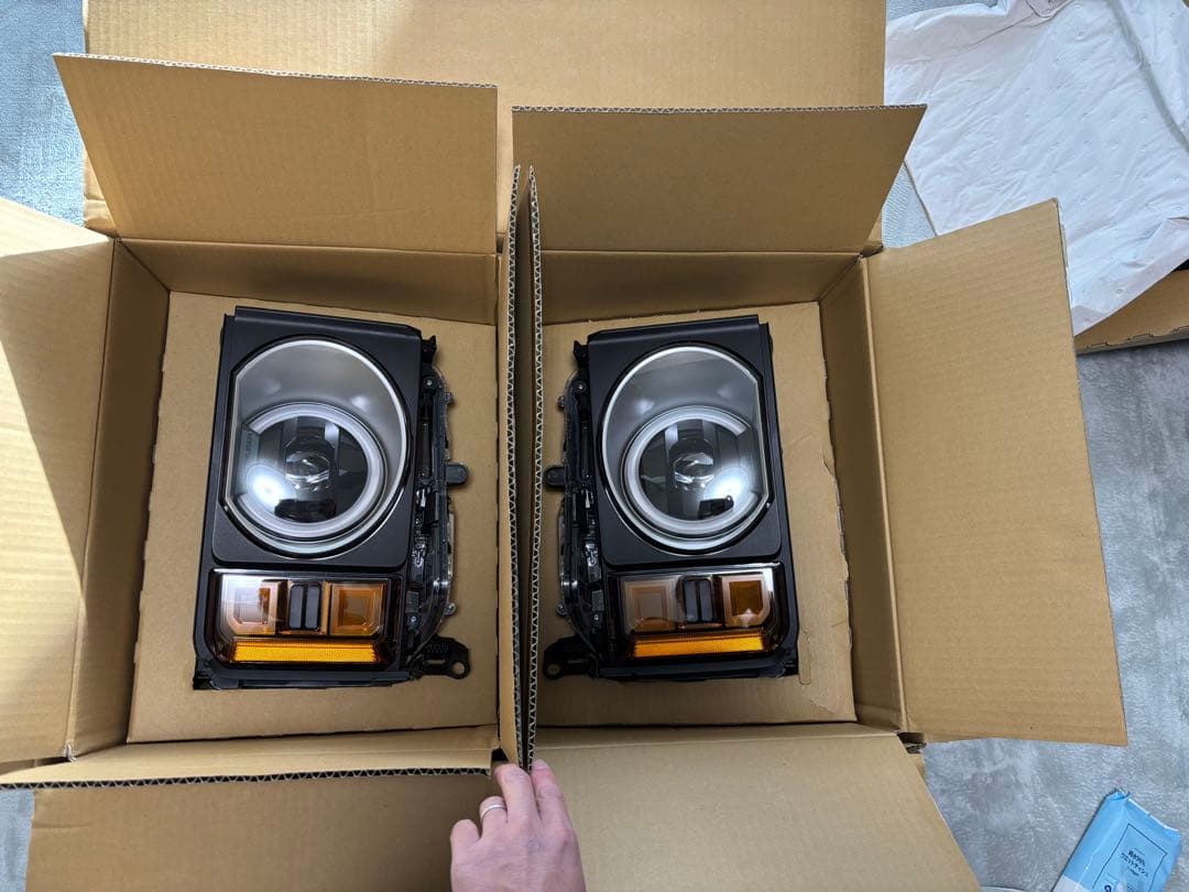 ランドクルーザー250 純正オプション丸目ヘッドライト 左右セット