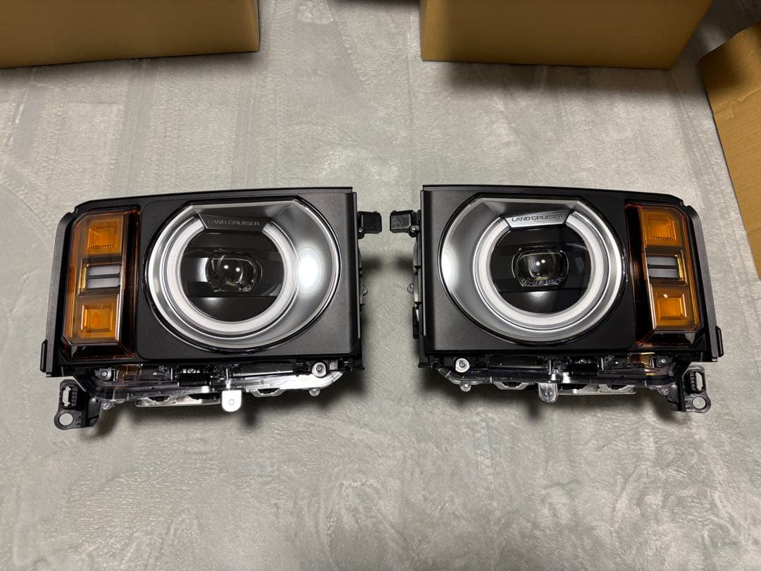 ランドクルーザー250 純正オプション丸目ヘッドライト 左右セット