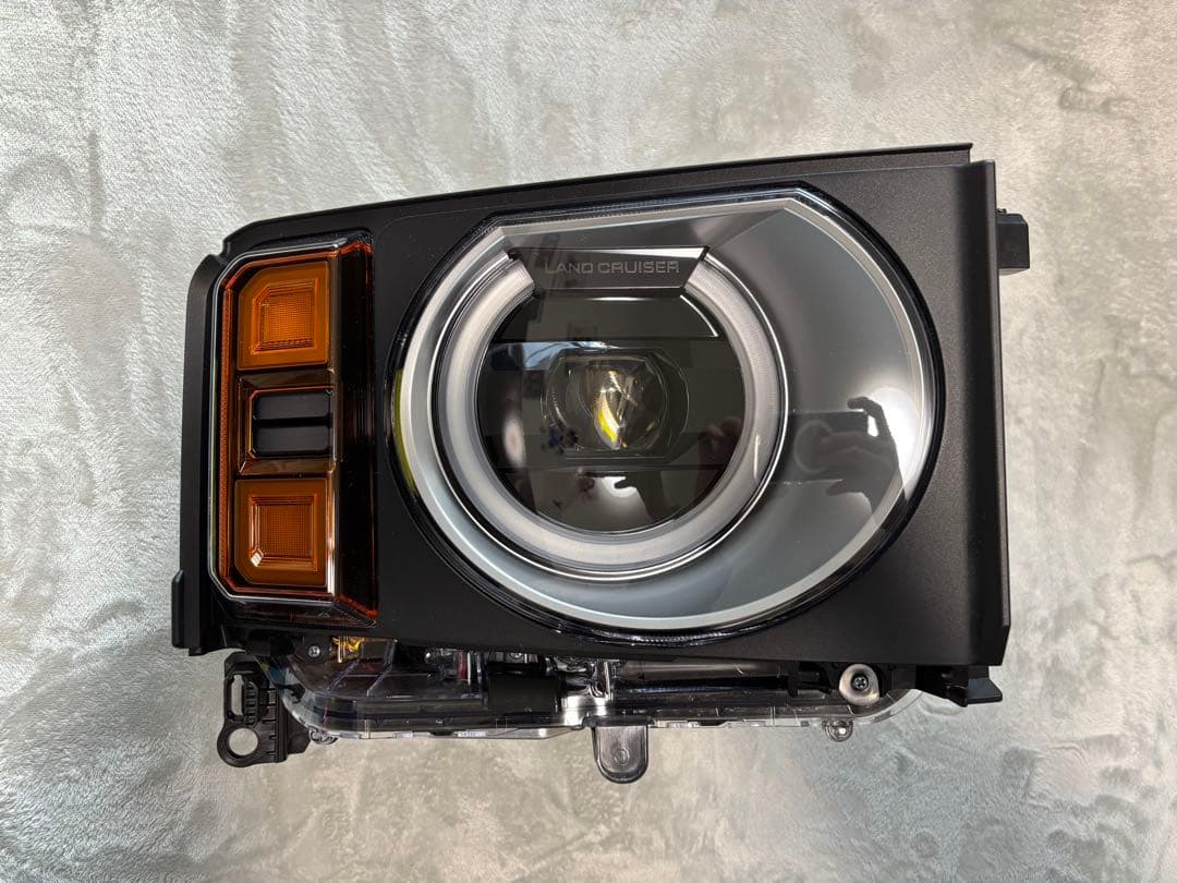 ランドクルーザー250 純正オプション丸目ヘッドライト 左右セット
