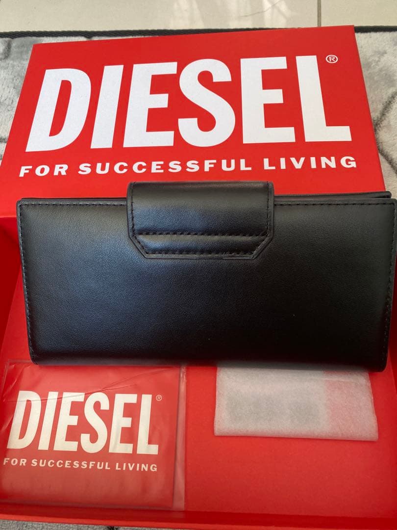 翔ブライアンです！最終セール！！DIESEL ブラックレザー 二つ折り財布