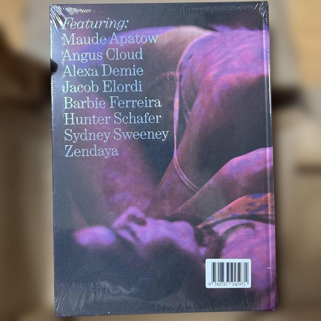 A24 EUPHORIA FASHION 本　アートブック 映画