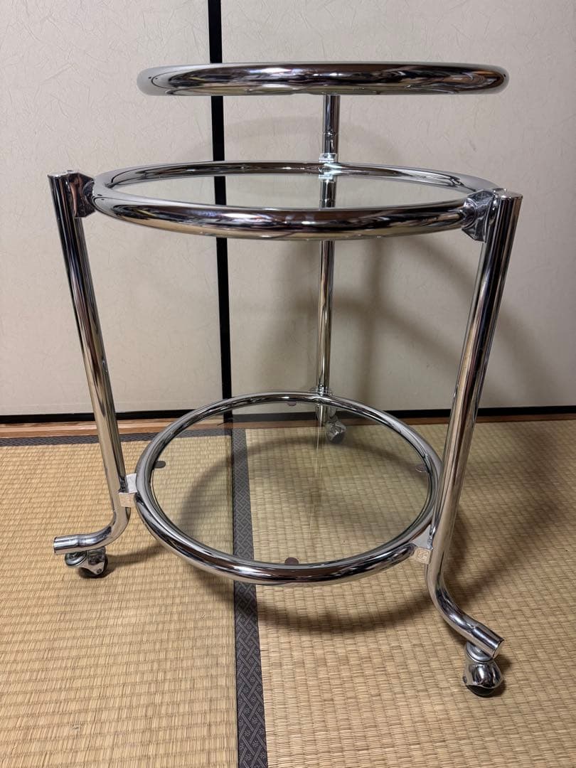 ガラステーブル3段　ミッドセンチュリー　ラウンドテーブル　コーヒーテーブル