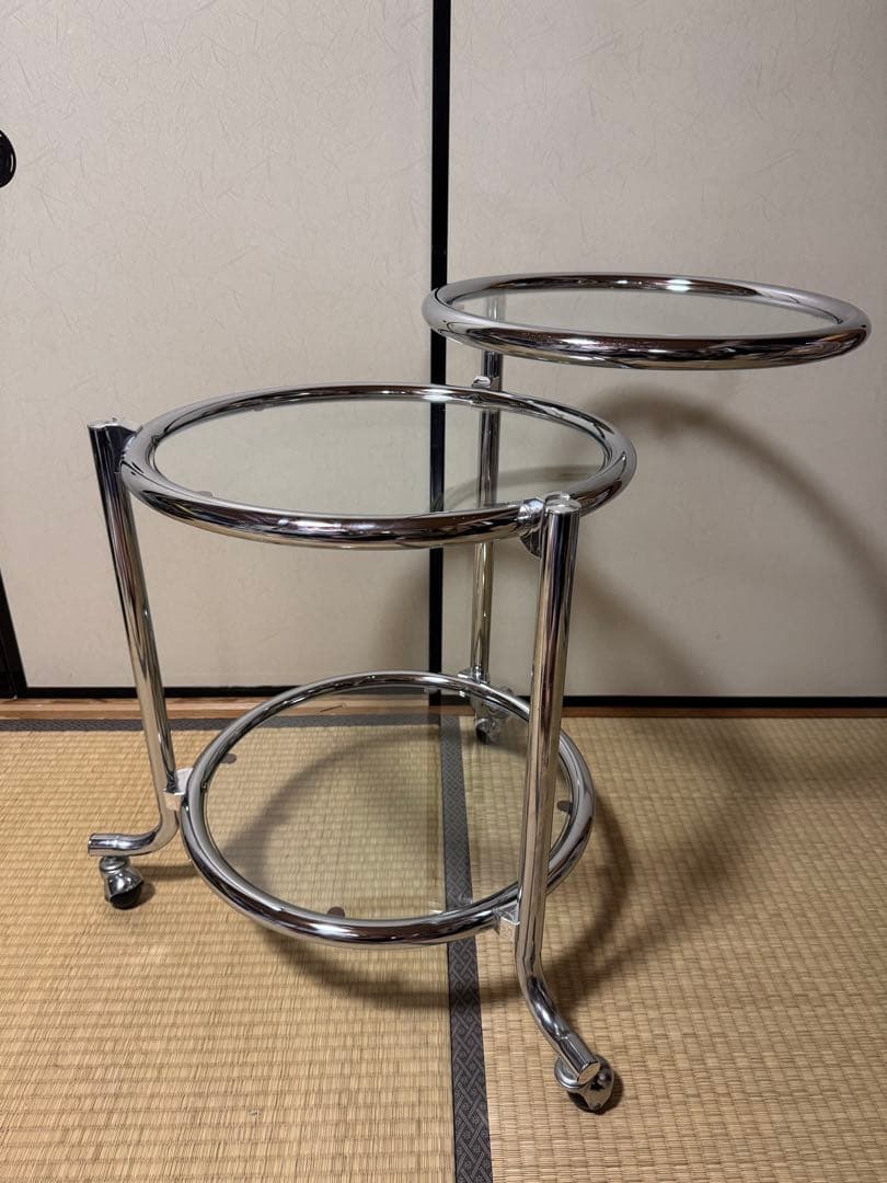 ガラステーブル3段　ミッドセンチュリー　ラウンドテーブル　コーヒーテーブル